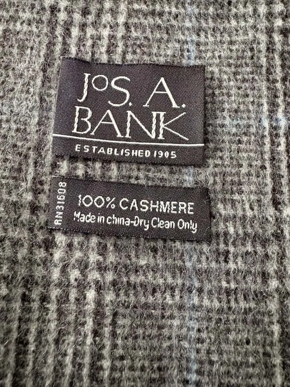 Jos. A. Bank Men's Grey Glen Plaid 100% Cashmere Rectangle Scarf